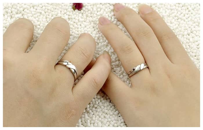 Matching Interlocking Couples Rings